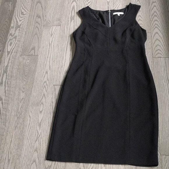 Beautiful dress by Lark &Ro⭐🌸🍀 - Picture 2 of 15